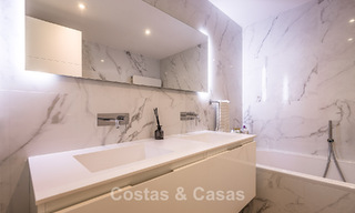 Penthouse moderne de luxe avec un spacieux solarium à vendre, proche des commodités et de la plage à San Pedro, Marbella 785500 