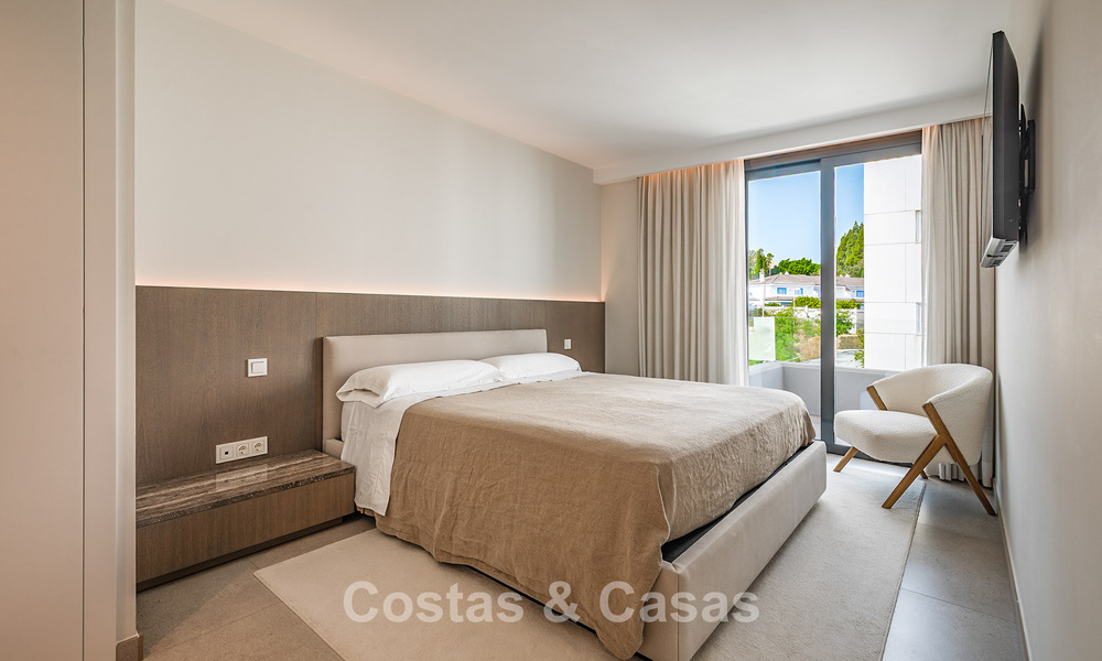 Penthouse moderne de luxe avec un spacieux solarium à vendre, proche des commodités et de la plage à San Pedro, Marbella 785501