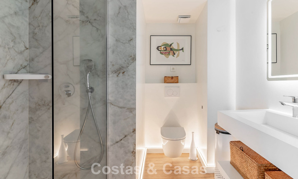 Appartement contemporain rénové de 3 chambres avec vue dégagée sur la mer à vendre à l'est du centre de Marbella 785508