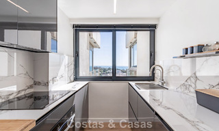 Appartement contemporain rénové de 3 chambres avec vue dégagée sur la mer à vendre à l'est du centre de Marbella 785509 