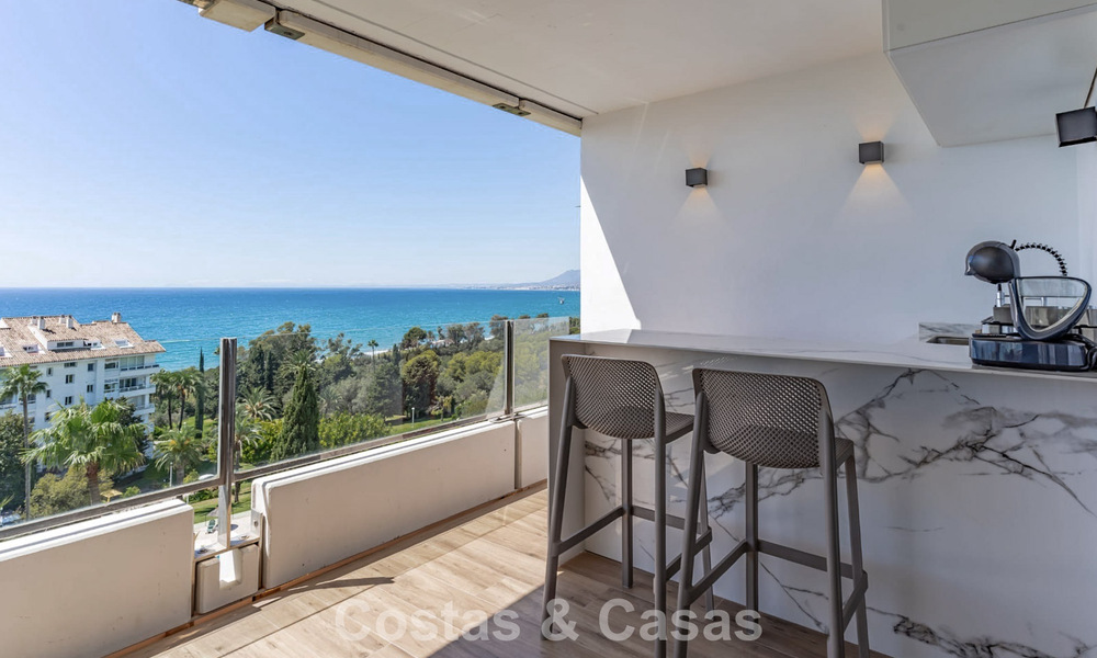 Appartement contemporain rénové de 3 chambres avec vue dégagée sur la mer à vendre à l'est du centre de Marbella 785521