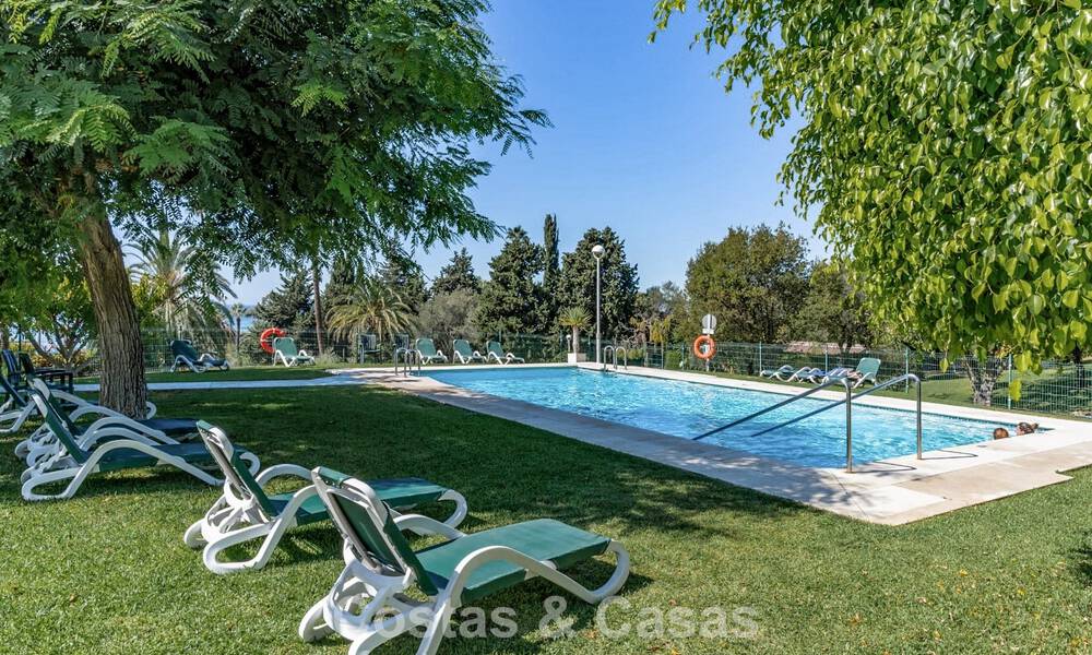 Appartement contemporain rénové de 3 chambres avec vue dégagée sur la mer à vendre à l'est du centre de Marbella 785523