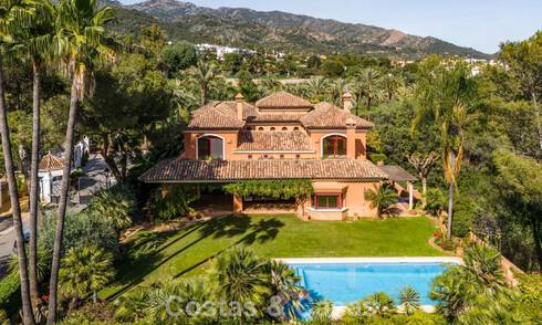 Spacieuse villa espagnole de luxe à vendre dans un quartier résidentiel privé du Golden Mile de Marbella 785679