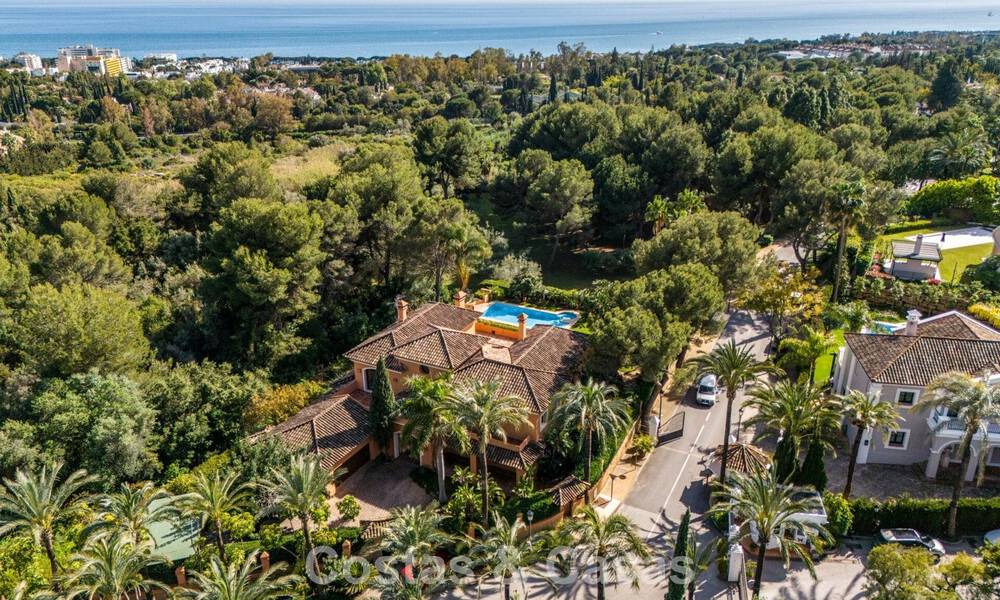 Spacieuse villa espagnole de luxe à vendre dans un quartier résidentiel privé du Golden Mile de Marbella 785682
