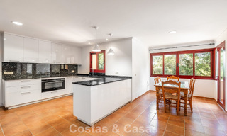 Spacieuse villa espagnole de luxe à vendre dans un quartier résidentiel privé du Golden Mile de Marbella 785687 