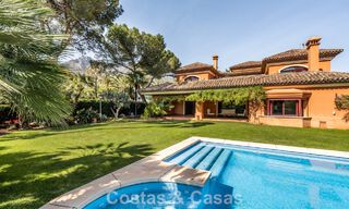 Spacieuse villa espagnole de luxe à vendre dans un quartier résidentiel privé du Golden Mile de Marbella 785692 