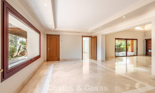 Spacieuse villa espagnole de luxe à vendre dans un quartier résidentiel privé du Golden Mile de Marbella 785695 