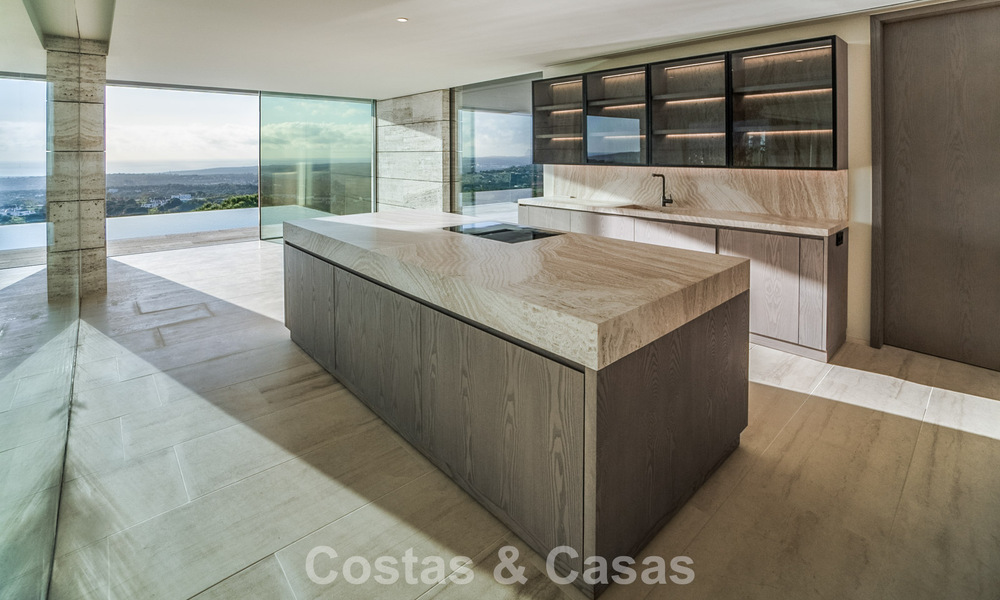 Villa neuve de luxe à vendre avec vue sur la mer, dans un quartier résidentiel sécurisé et surveillé 24/7 à Sotogrande, Costa del Sol 785647