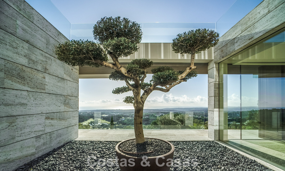 Villa neuve de luxe à vendre avec vue sur la mer, dans un quartier résidentiel sécurisé et surveillé 24/7 à Sotogrande, Costa del Sol 785658