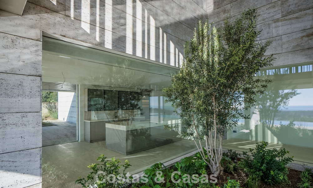 Villa neuve de luxe à vendre avec vue sur la mer, dans un quartier résidentiel sécurisé et surveillé 24/7 à Sotogrande, Costa del Sol 785667