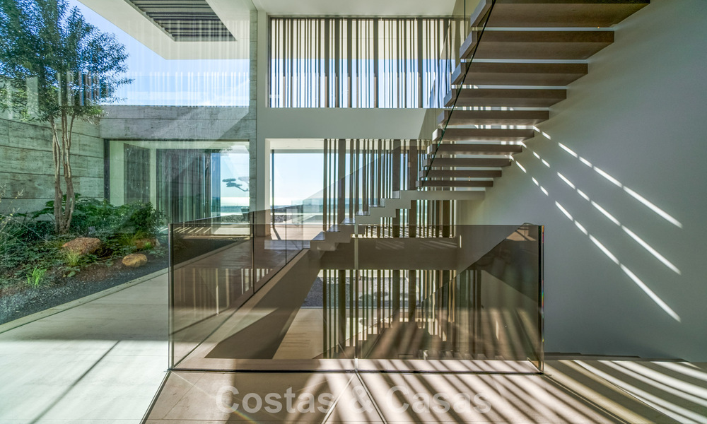 Villa neuve de luxe à vendre avec vue sur la mer, dans un quartier résidentiel sécurisé et surveillé 24/7 à Sotogrande, Costa del Sol 785672