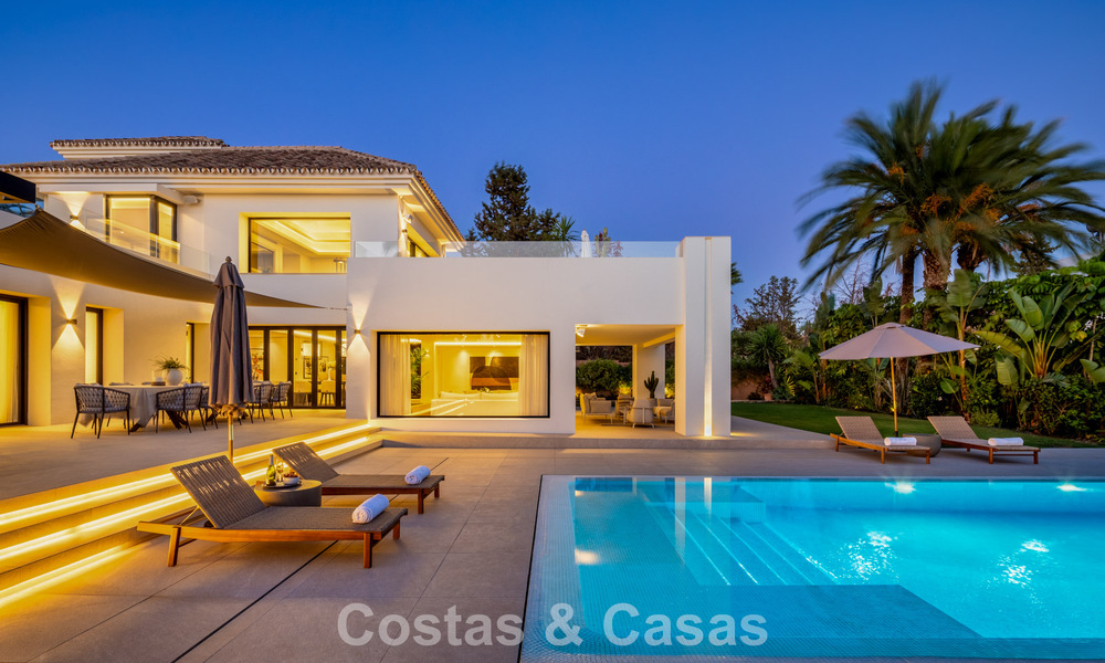 Superbe villa en première ligne de golf à vendre au cœur de Nueva Andalucia, Marbella 785595