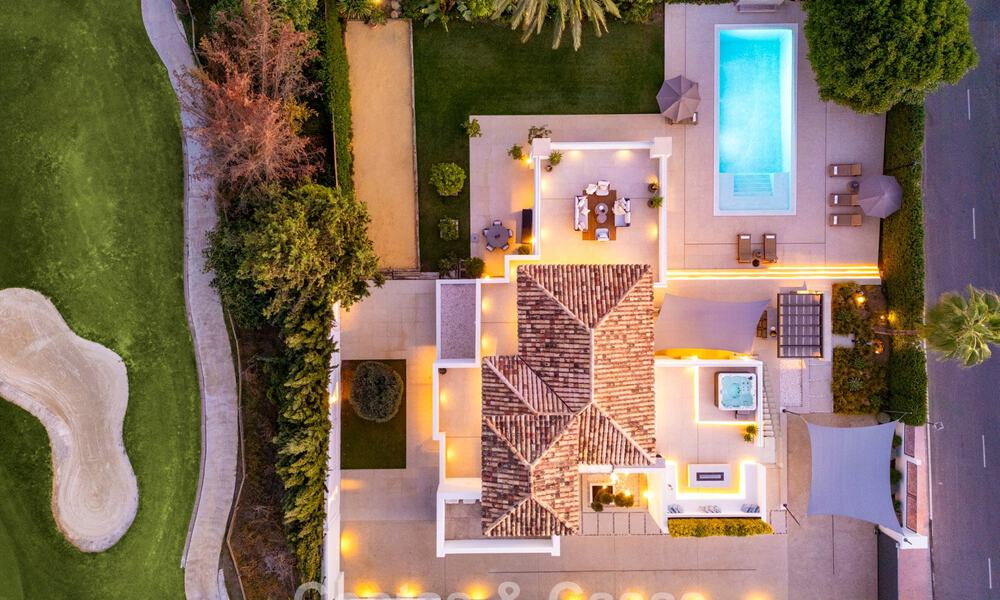 Superbe villa en première ligne de golf à vendre au cœur de Nueva Andalucia, Marbella 785597