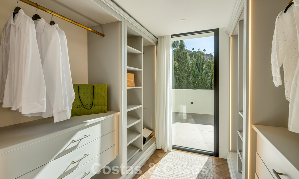 Superbe villa en première ligne de golf à vendre au cœur de Nueva Andalucia, Marbella 785601