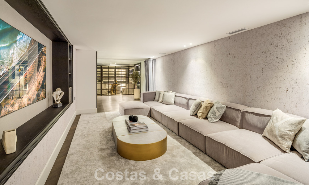 Superbe villa en première ligne de golf à vendre au cœur de Nueva Andalucia, Marbella 785612