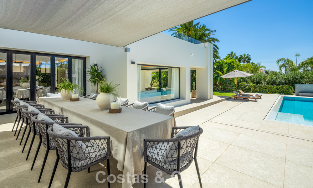 Superbe villa en première ligne de golf à vendre au cœur de Nueva Andalucia, Marbella 785621