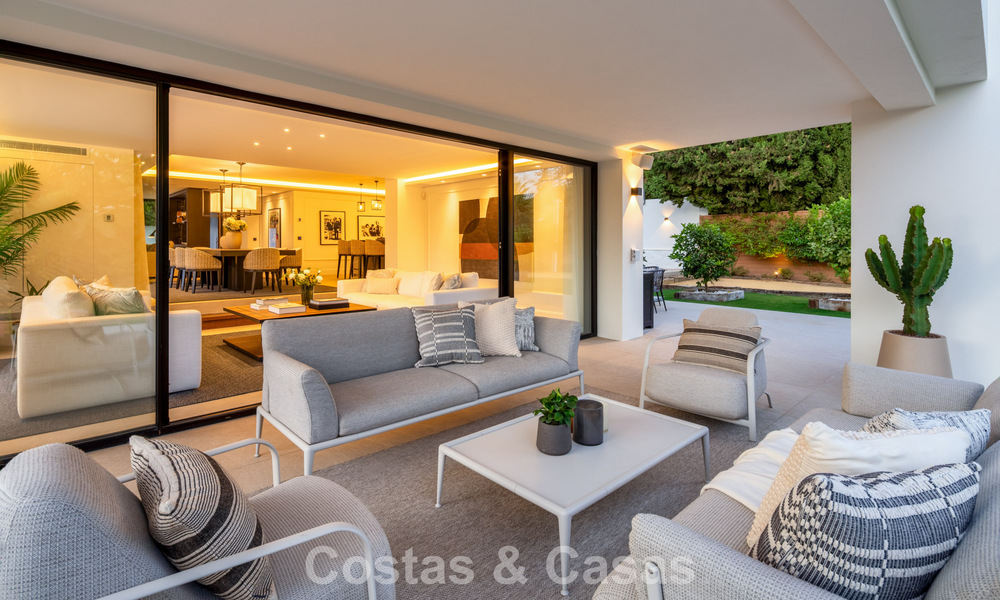 Superbe villa en première ligne de golf à vendre au cœur de Nueva Andalucia, Marbella 785633