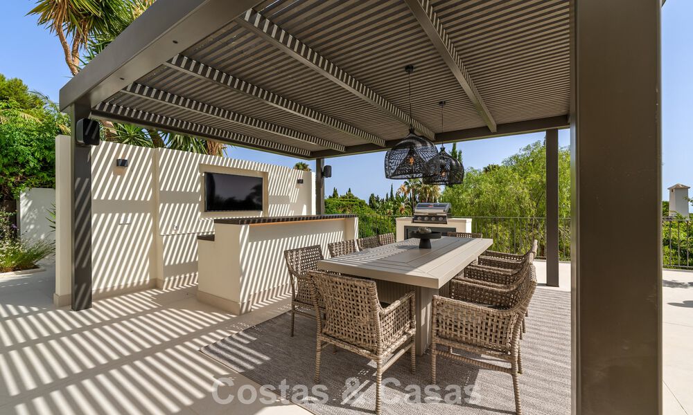 Spacieuse villa de luxe à l'architecture méditerranéenne moderne à vendre sur le Golden Mile de Marbella 785545