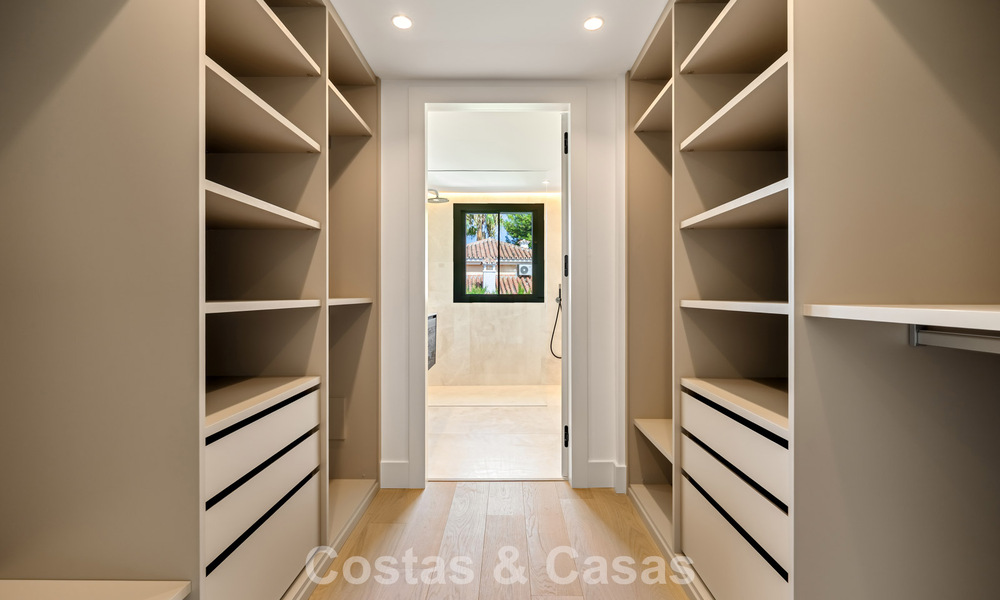 Spacieuse villa de luxe à l'architecture méditerranéenne moderne à vendre sur le Golden Mile de Marbella 785558