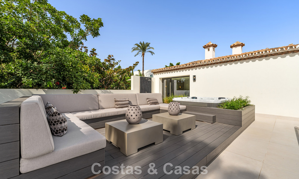 Spacieuse villa de luxe à l'architecture méditerranéenne moderne à vendre sur le Golden Mile de Marbella 785560