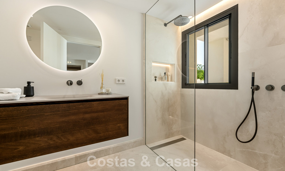 Spacieuse villa de luxe à l'architecture méditerranéenne moderne à vendre sur le Golden Mile de Marbella 785562