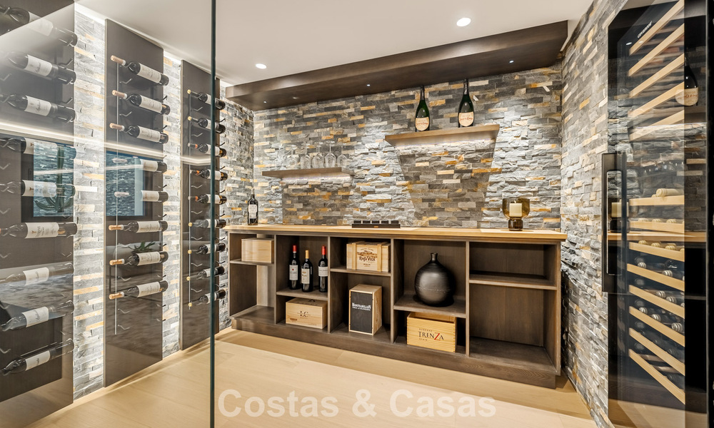 Spacieuse villa de luxe à l'architecture méditerranéenne moderne à vendre sur le Golden Mile de Marbella 785572