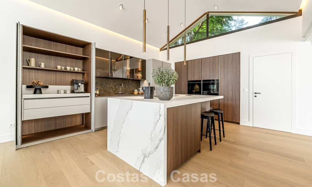 Spacieuse villa de luxe à l'architecture méditerranéenne moderne à vendre sur le Golden Mile de Marbella 785578