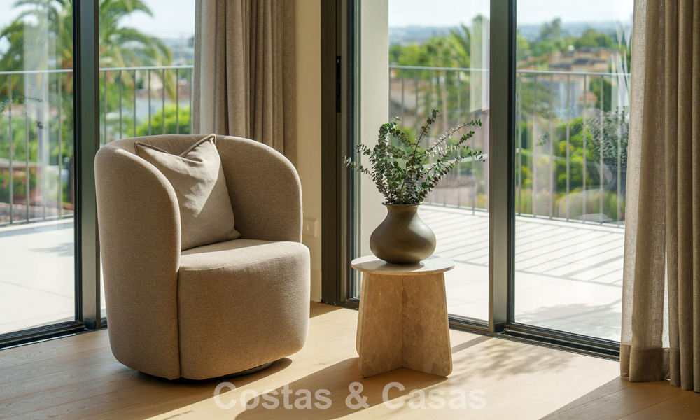 Spacieuse villa de luxe à l'architecture méditerranéenne moderne à vendre sur le Golden Mile de Marbella 785580
