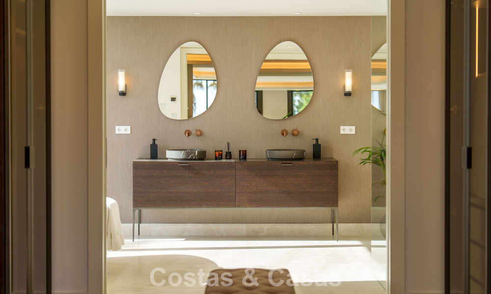 Spacieuse villa de luxe à l'architecture méditerranéenne moderne à vendre sur le Golden Mile de Marbella 785581