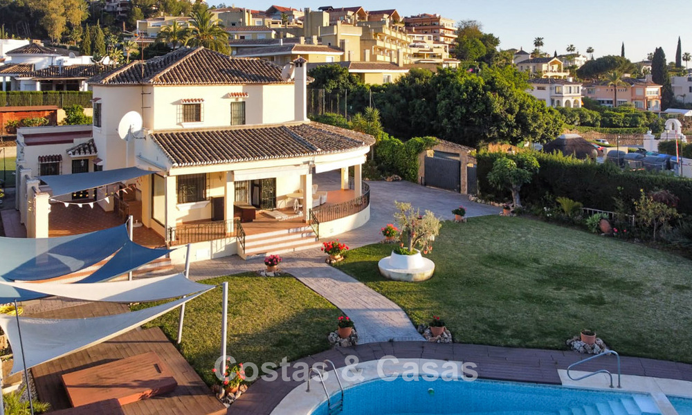 Magnifique villa de 6 chambres à vendre, à côté du club de golf Los Naranjos à Nueva Andalucia, Marbella 785722