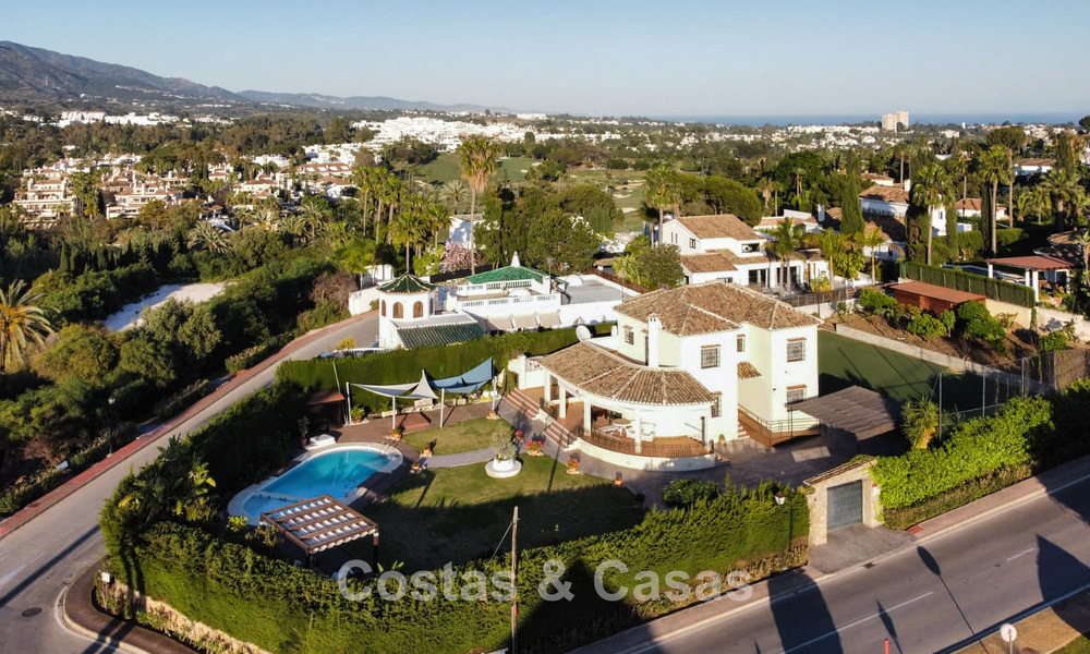 Magnifique villa de 6 chambres à vendre, à côté du club de golf Los Naranjos à Nueva Andalucia, Marbella 785733