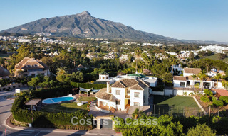 Magnifique villa de 6 chambres à vendre, à côté du club de golf Los Naranjos à Nueva Andalucia, Marbella 785734 