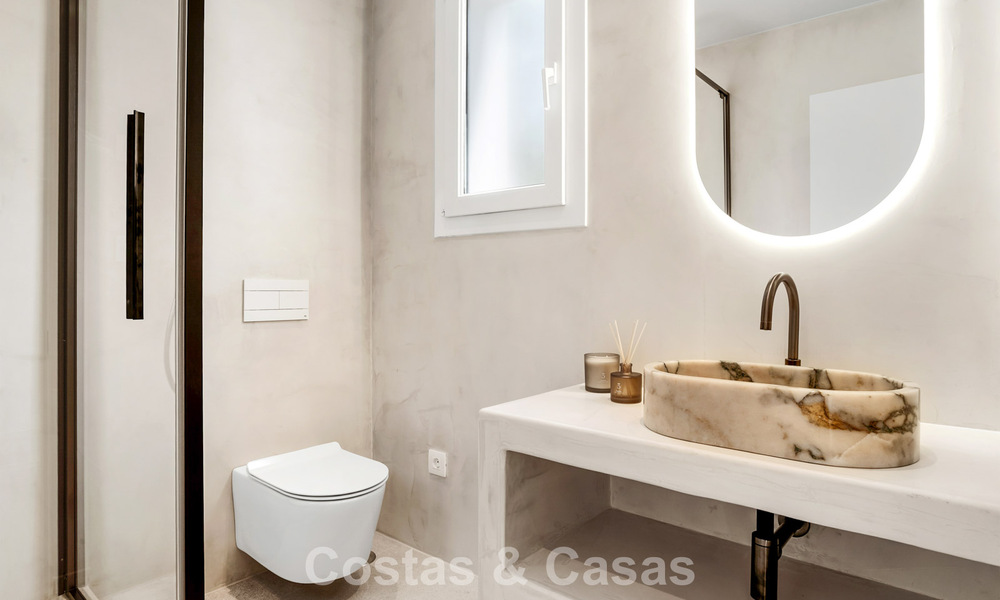 Villa moderne de luxe à vendre en deuxième ligne de golf, dans un quartier résidentiel privilégié, à Benahavis - Marbella 785739