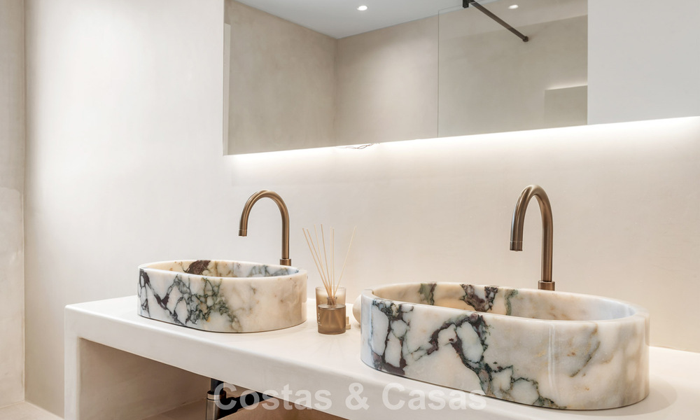 Villa moderne de luxe à vendre en deuxième ligne de golf, dans un quartier résidentiel privilégié, à Benahavis - Marbella 785742