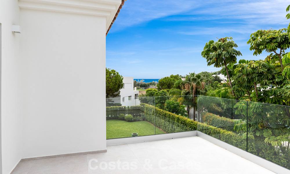 Villa moderne de luxe à vendre en deuxième ligne de golf, dans un quartier résidentiel privilégié, à Benahavis - Marbella 785745