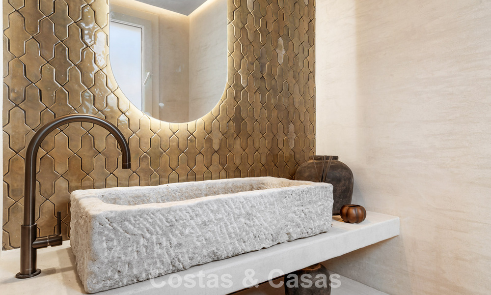 Villa moderne de luxe à vendre en deuxième ligne de golf, dans un quartier résidentiel privilégié, à Benahavis - Marbella 785748