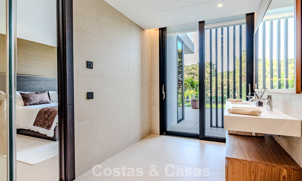 Chef-d'œuvre majestueux à vendre, au style moderne, dans un quartier résidentiel sécurisé de Sotogrande, Costa del Sol 786195