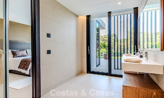 Chef-d'œuvre majestueux à vendre, au style moderne, dans un quartier résidentiel sécurisé de Sotogrande, Costa del Sol 786195 