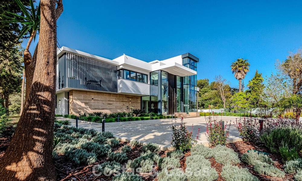 Chef-d'œuvre majestueux à vendre, au style moderne, dans un quartier résidentiel sécurisé de Sotogrande, Costa del Sol 786198