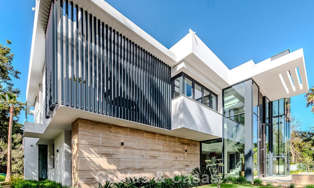 Chef-d'œuvre majestueux à vendre, au style moderne, dans un quartier résidentiel sécurisé de Sotogrande, Costa del Sol 786199