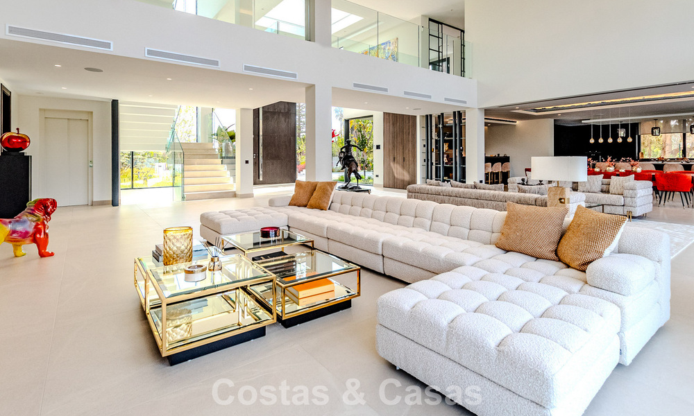 Chef-d'œuvre majestueux à vendre, au style moderne, dans un quartier résidentiel sécurisé de Sotogrande, Costa del Sol 786200