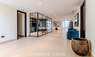Chef-d'œuvre majestueux à vendre, au style moderne, dans un quartier résidentiel sécurisé de Sotogrande, Costa del Sol 786204 
