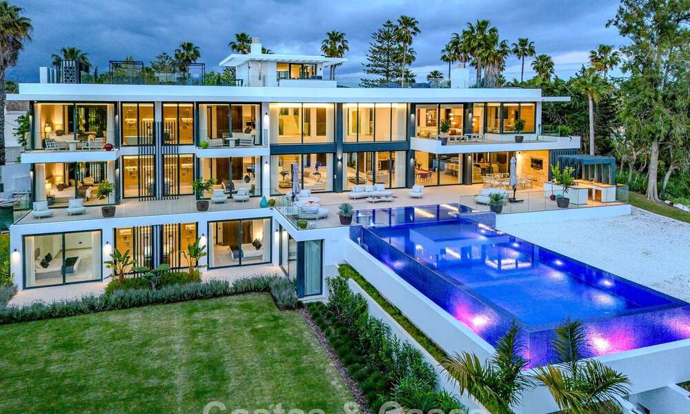 Chef-d'œuvre majestueux à vendre, au style moderne, dans un quartier résidentiel sécurisé de Sotogrande, Costa del Sol 786219