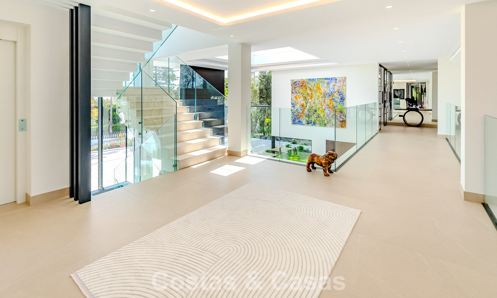 Chef-d'œuvre majestueux à vendre, au style moderne, dans un quartier résidentiel sécurisé de Sotogrande, Costa del Sol 786225