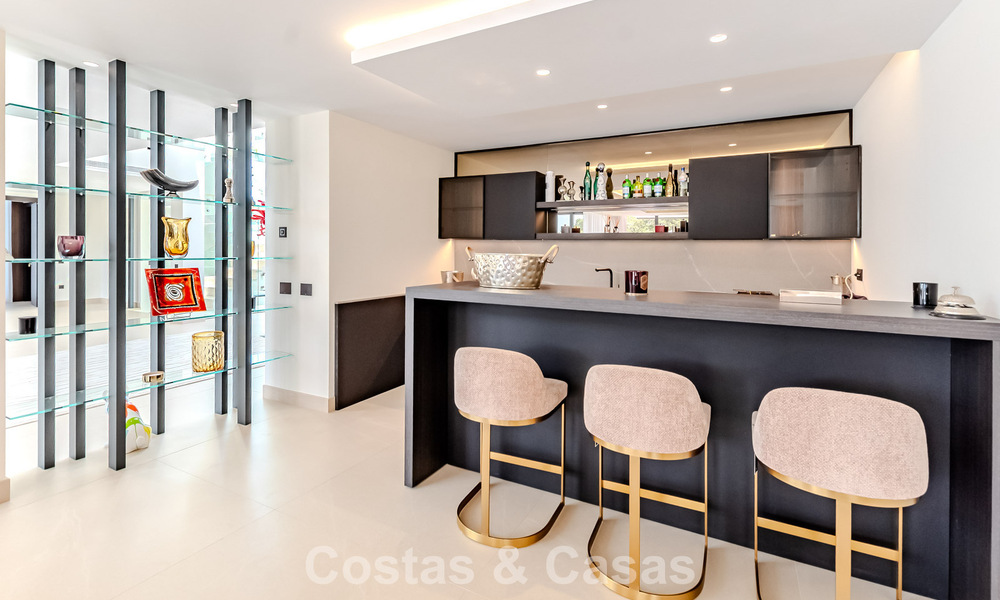 Chef-d'œuvre majestueux à vendre, au style moderne, dans un quartier résidentiel sécurisé de Sotogrande, Costa del Sol 786238