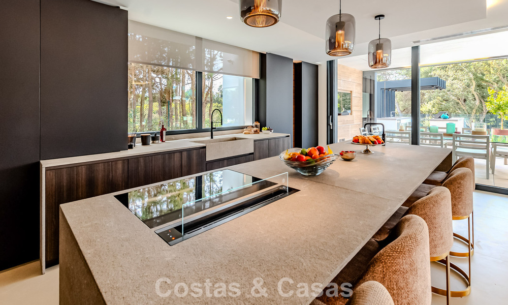 Chef-d'œuvre majestueux à vendre, au style moderne, dans un quartier résidentiel sécurisé de Sotogrande, Costa del Sol 786239