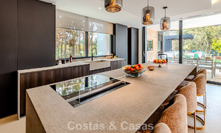 Chef-d'œuvre majestueux à vendre, au style moderne, dans un quartier résidentiel sécurisé de Sotogrande, Costa del Sol 786239 