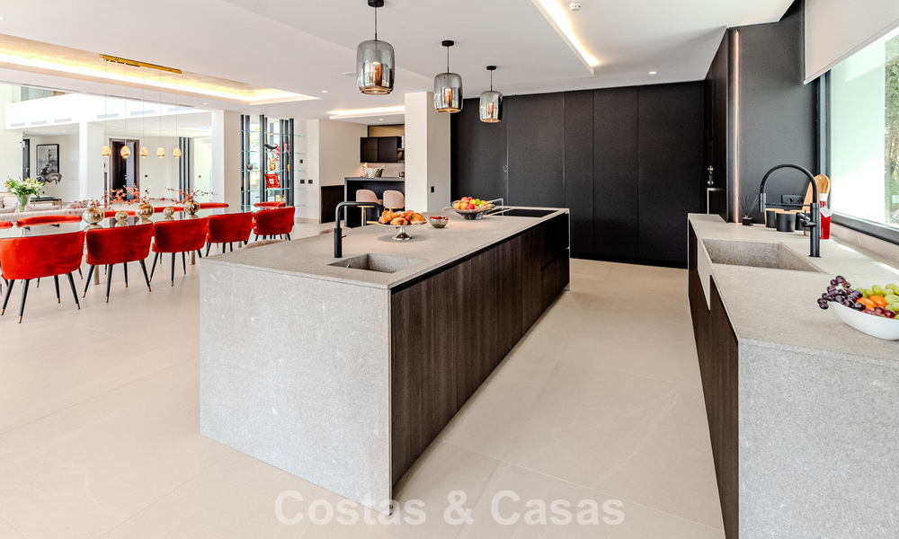 Chef-d'œuvre majestueux à vendre, au style moderne, dans un quartier résidentiel sécurisé de Sotogrande, Costa del Sol 786240