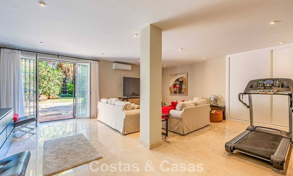 Superbe villa de luxe à vendre, à l'architecture andalouse intemporelle, avec vue sur la mer à Benahavis - Marbella 786047