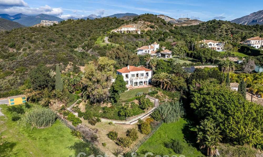 Superbe villa de luxe à vendre, à l'architecture andalouse intemporelle, avec vue sur la mer à Benahavis - Marbella 786057